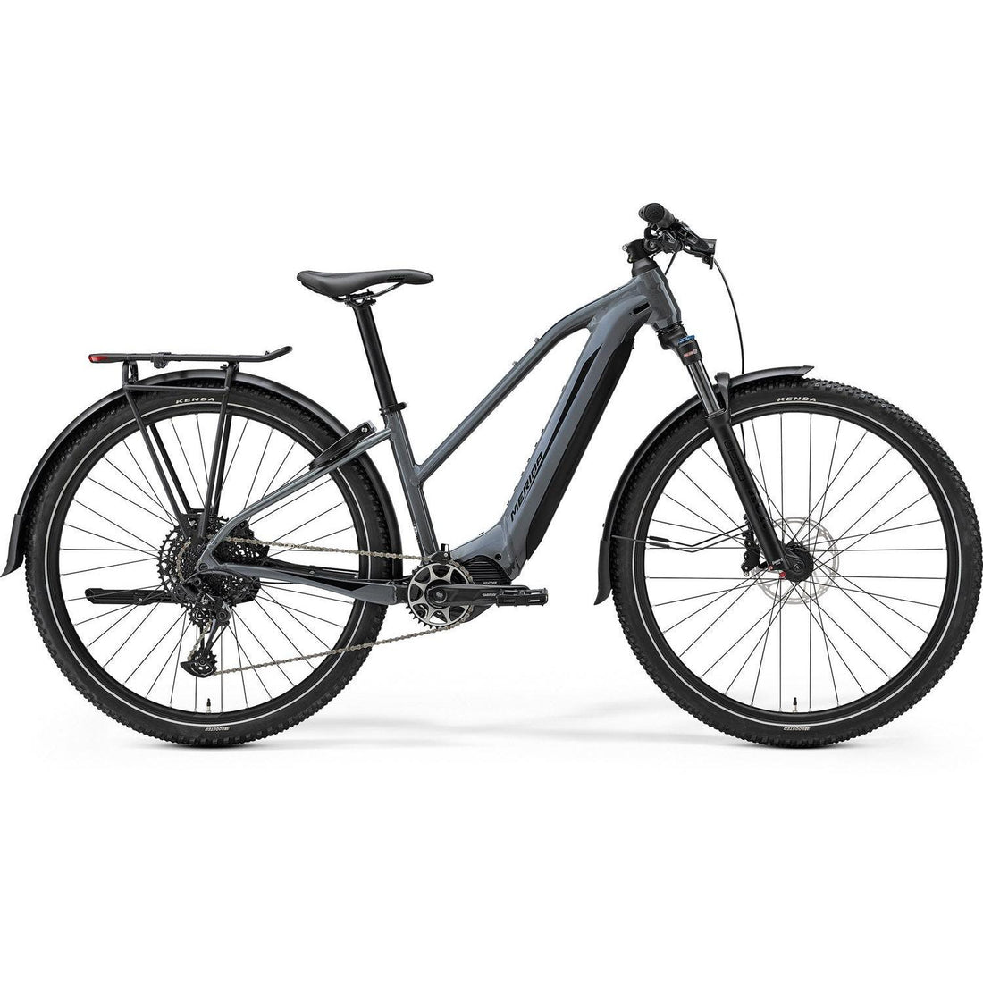 Merida eBIG.TOUR 675 EQ trekking commuter e-bike in cool grey, side profile on white background
